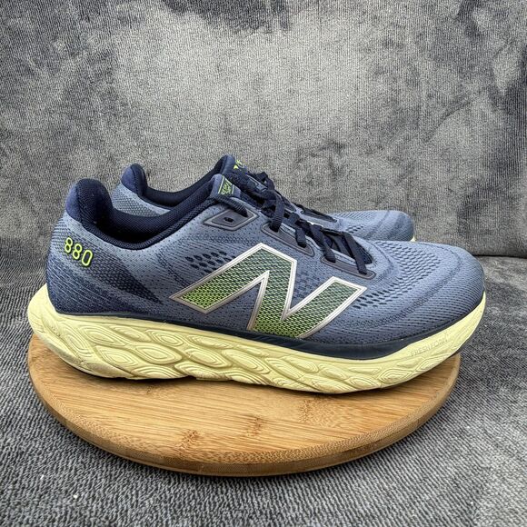 Athletic_Shoes